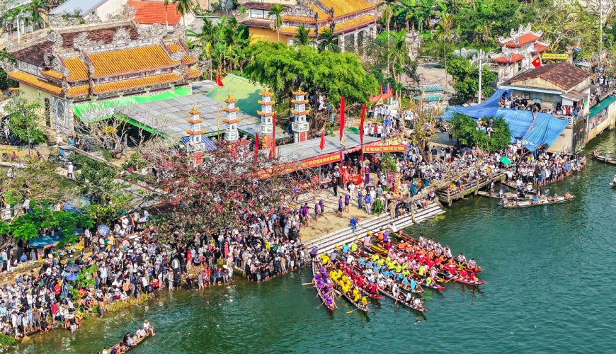 Lễ hội đua ghe Triều Sơn Đông ở Huế