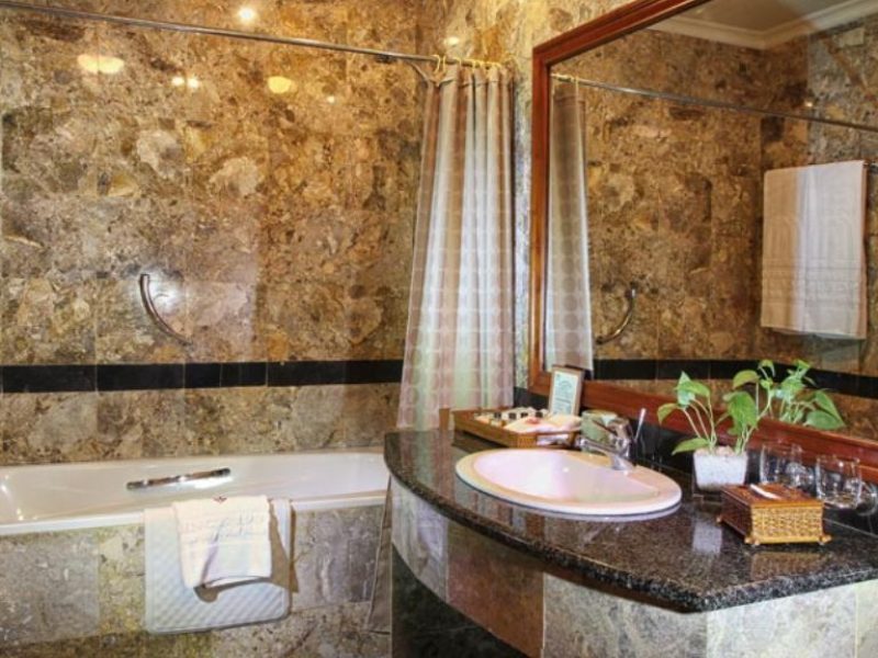 Colonial Suite