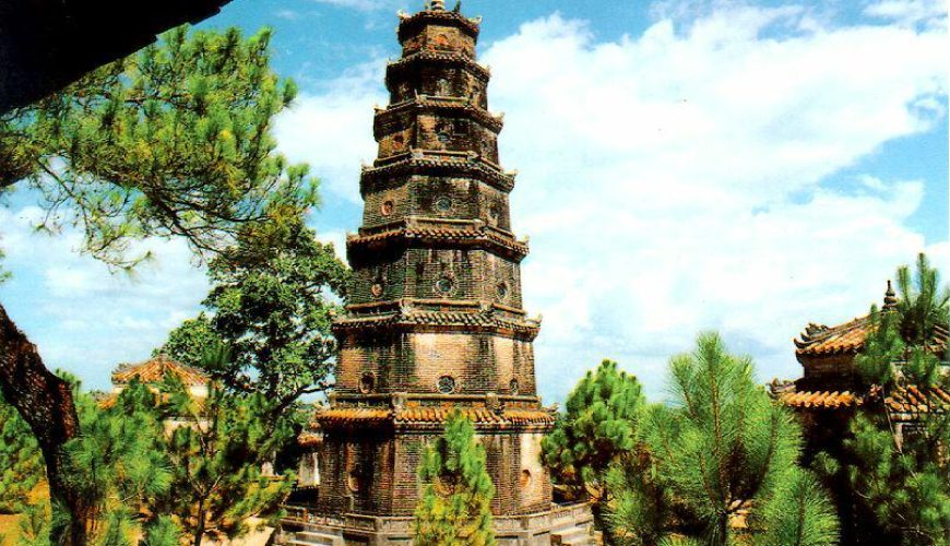 Chùa Thiên Mụ Huế: Điểm Đến Linh Thiêng Và Kiến Trúc Hoàn Hảo