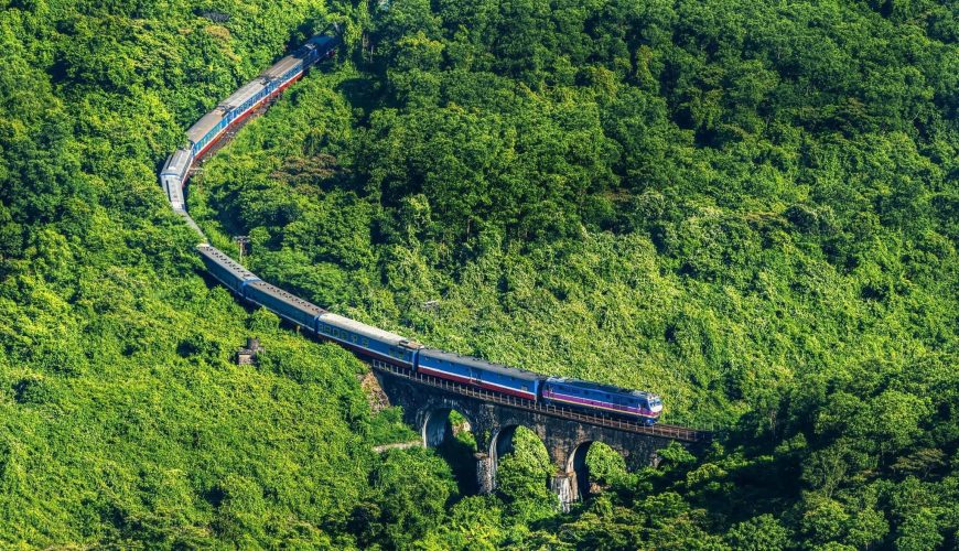 Khám phá chuyến tàu di sản Huế – Đà Nẵng: Tuyến đường sắt ven biển đẹp nhất Việt Nam