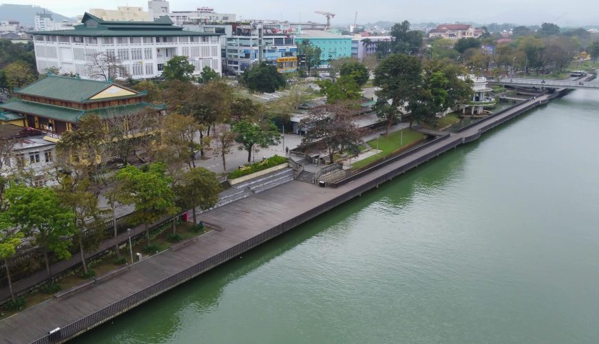Cầu gỗ lim – Không gian tản bộ, ngắm cảnh và sống ảo lý tưởng