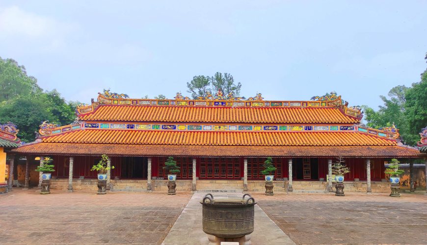 Lăng Vua Đồng Khánh Huế – Dấu ấn giao thoa kiến trúc Á – Âu độc đáo
