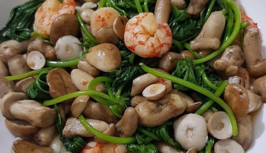Món nấm tràm xào tôm.