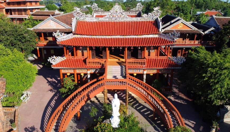 Du lịch tâm linh Huế – Hành trình tìm về chốn bình yên