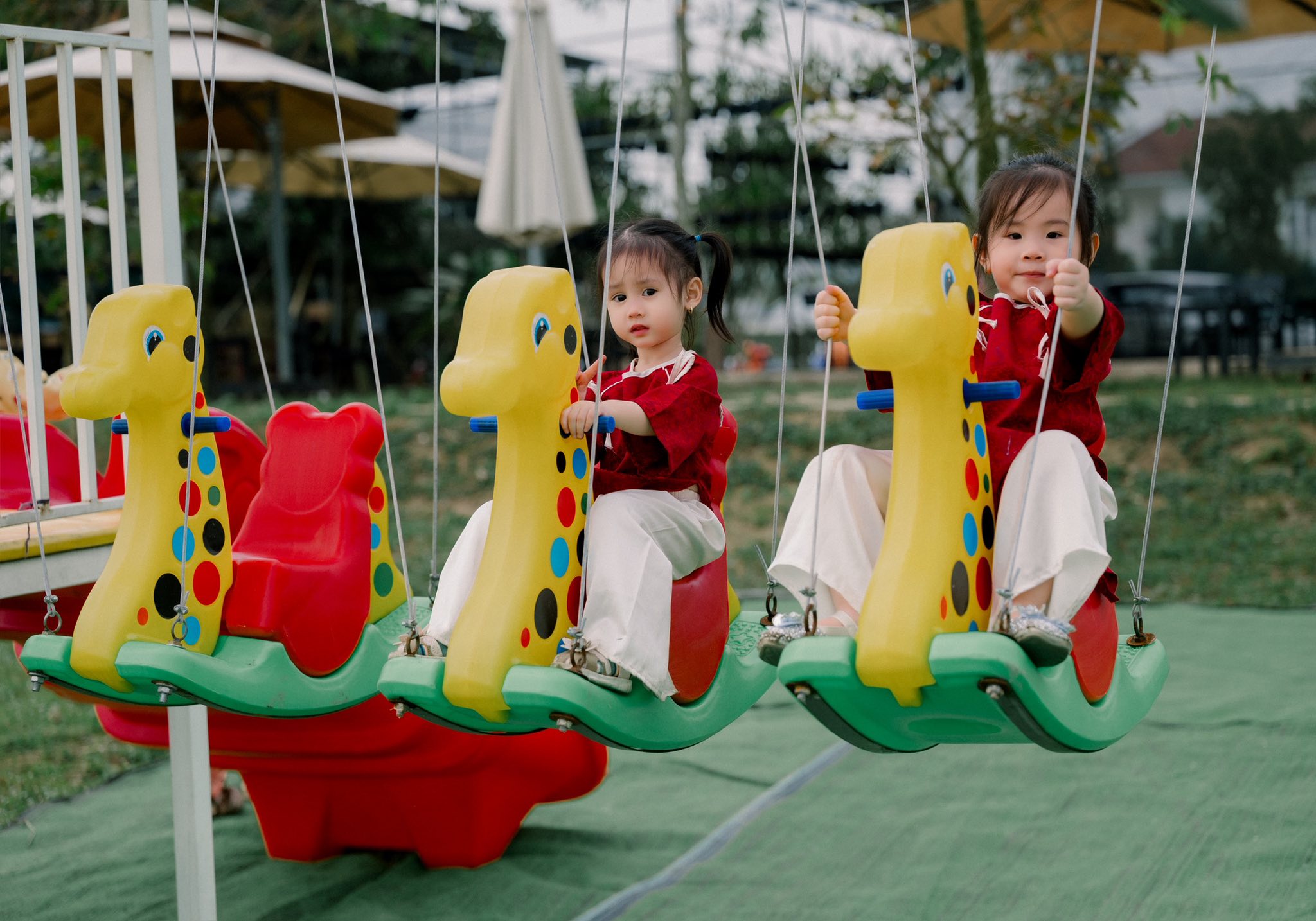 Hoạt động trải nghiệm làm nông nghiệp hoặc chăm sóc vườn tược của trẻ em tại Edufarm.