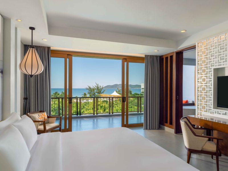 Seaview Balcony King Grand