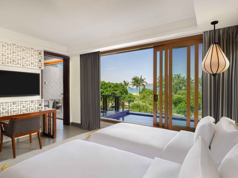 Seaview Junior Pool Suite (King/Twin)